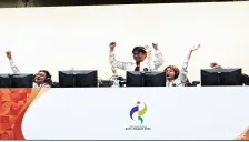 Tim Pokémon UNITE Indonesia bersorak saat semifinal esports Asian Games 2026 melawan Filipina di Aichi Sky Expo, Jepang